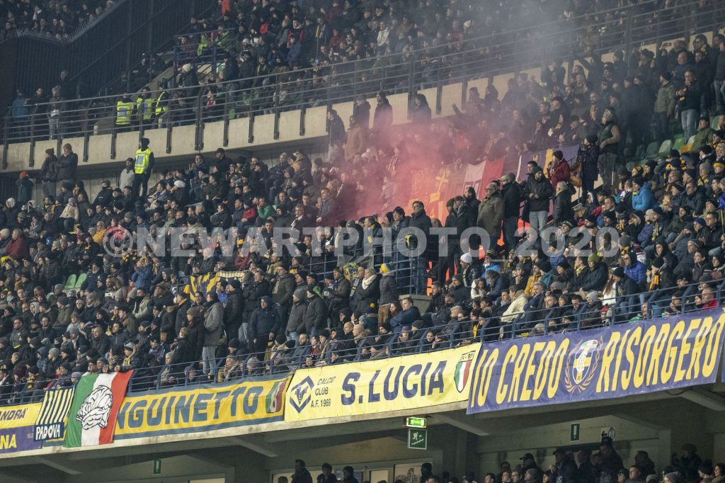 stadio tribuna tifosi