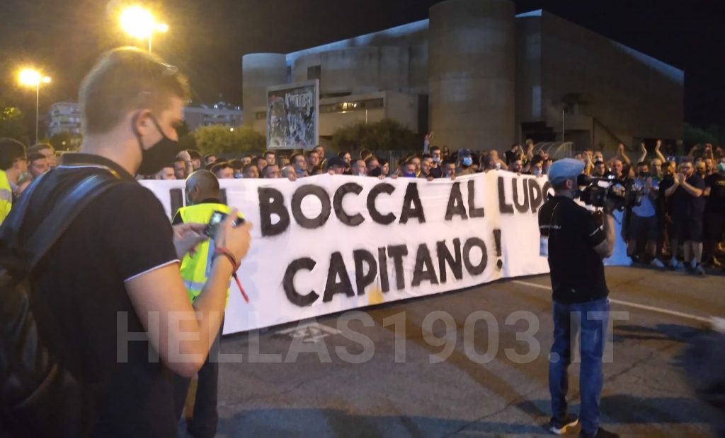 Pazzini striscione