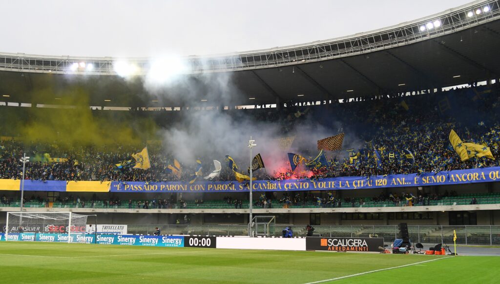 Curva 8.4.23 Hellas 120