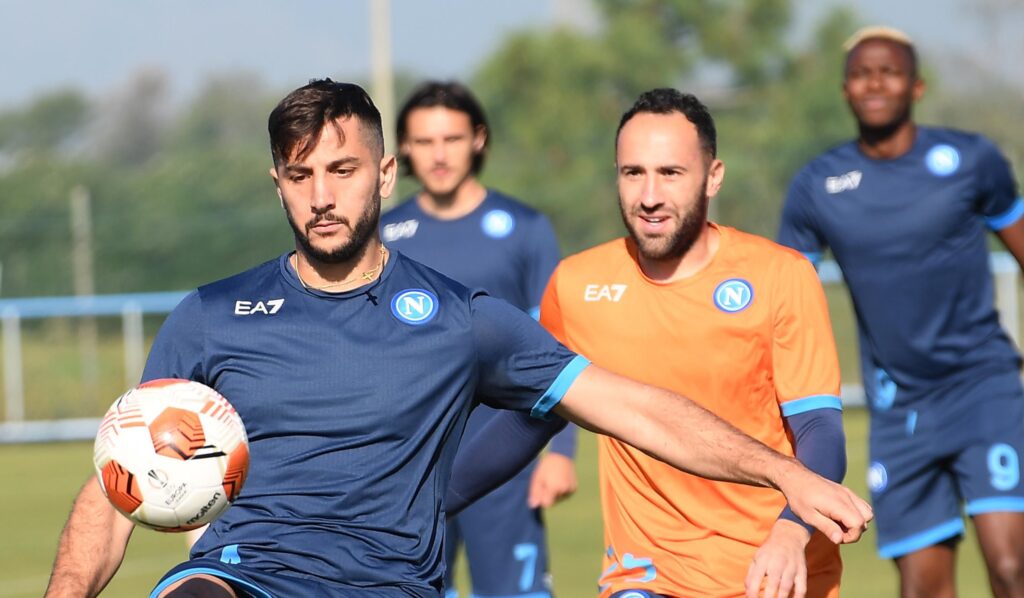 manolas