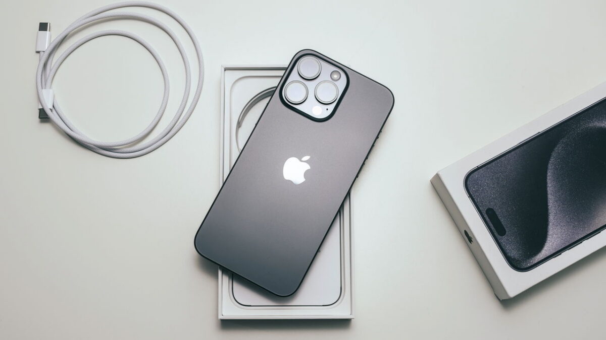 Apple-iPhone_1748544367955